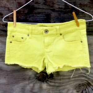 Refuge, size 0 bright, yellow Jean shorts